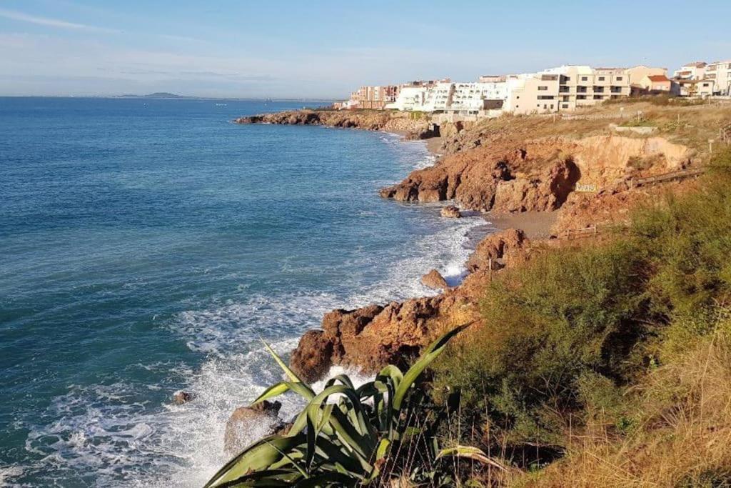 La Plage Vous Appartient - Studio Cabine Vue Mer Apartment Sete Exterior photo
